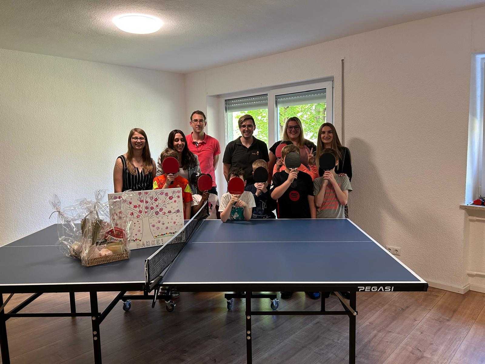 Matchtime im Fuchsbau – Kinderlicht schenkt Tischtennisplatte